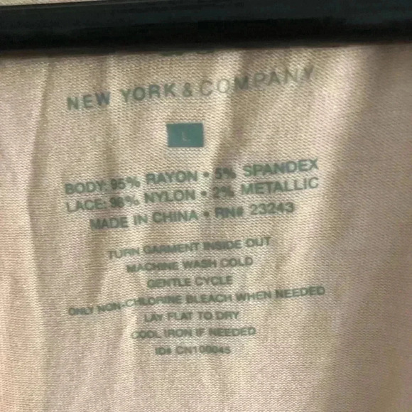 NY & Co. Metallic Lace overlay,lined,scoop neck sleeveless tank top/tunic,peach - Picture 5 of 9